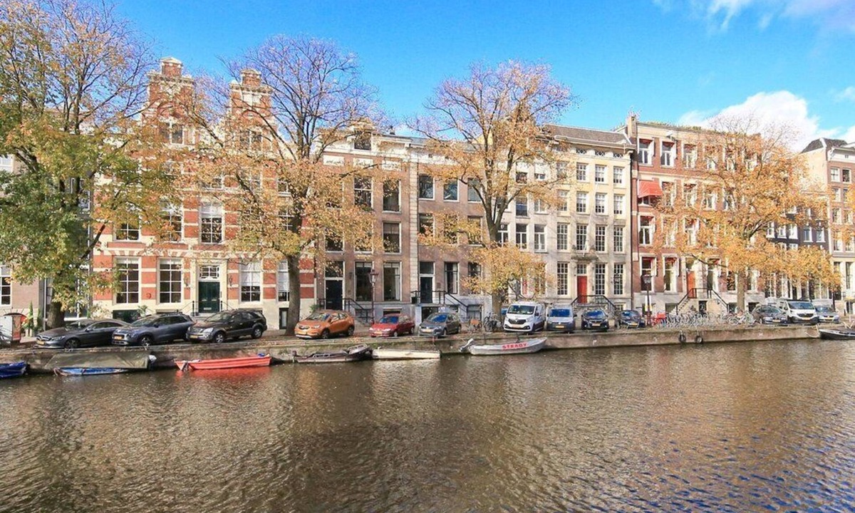 Burgwallen Nieuwe Zijde Apartment | 200SQM Amsterdam center luxury on Singel