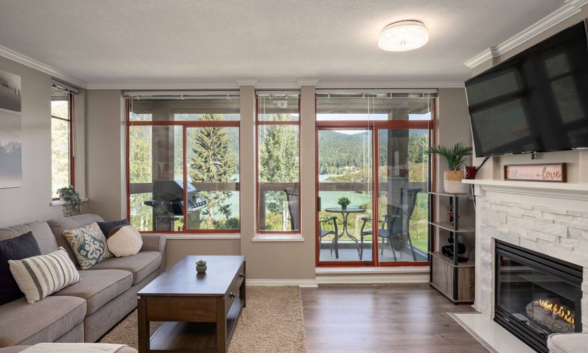 Whistler Condo | 2BR | Nicklaus North Clubhouse | Lake and Mountain View | Gas Fireplace | Parking