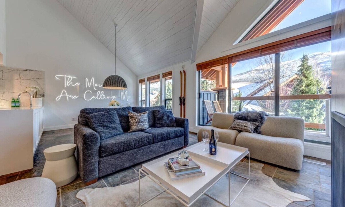 Village North Villa | 3BD Village Townhome With Views