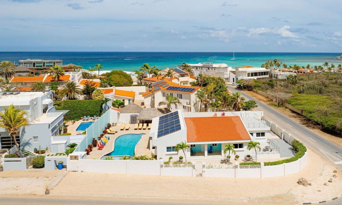 Arashi Villa | 6BR/6BA 4 Mins to Beach | Alegria Villa by Bocobay