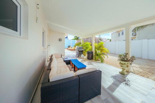Arashi Apartment | 6BR & 6BA 5 Mins to Beach at Alegria Villa by Bocobay