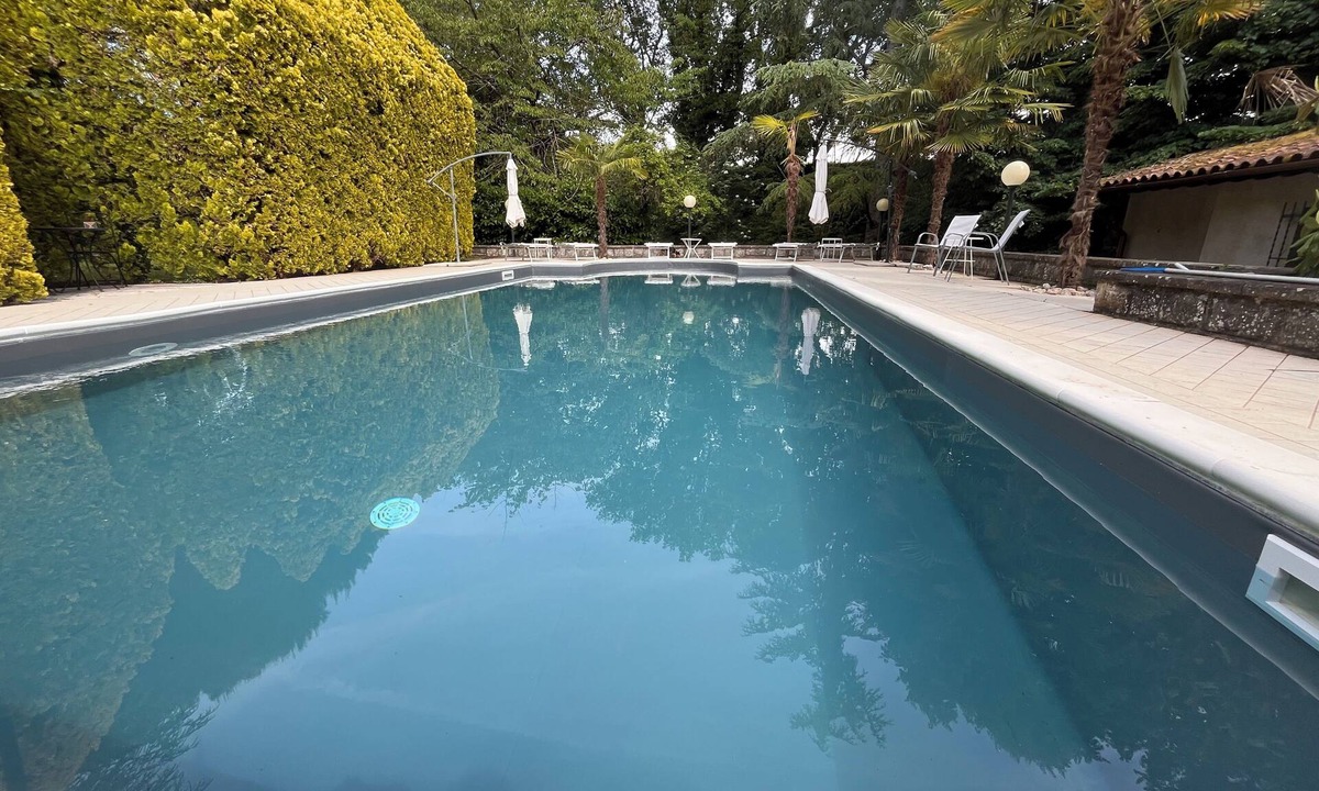 Tuoro sul Trasimeno Villa | ancient villa with pool and park in total privacy