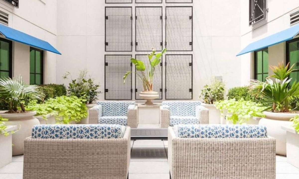 Downtown Charleston Resort | Bluegreen's King 583 Resort - 1 Bd. – Historic Charleston with a Modern Twist