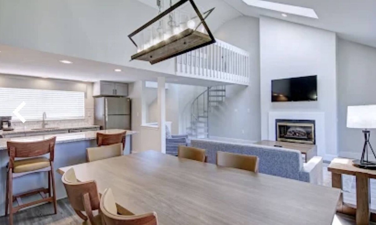 East Stroudsburg Villa | Charming 2-bedroom loft villa in East Stroudsburg with WiFi, fitness room