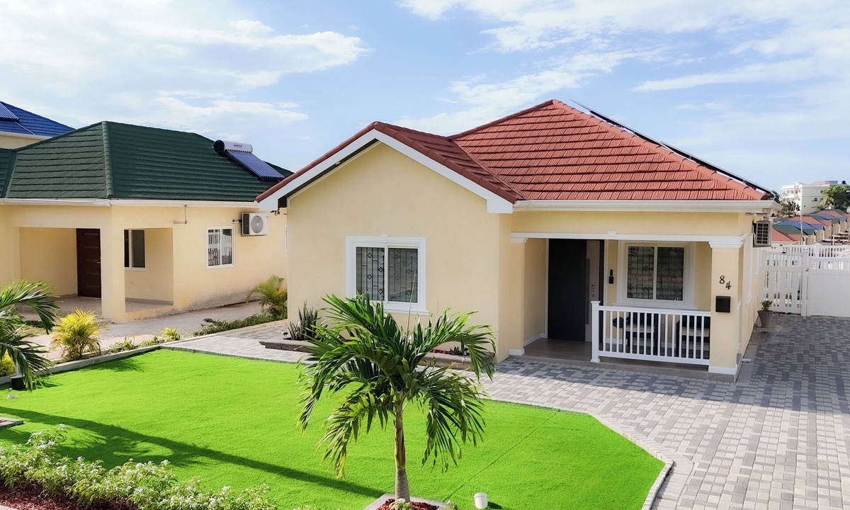 Ocho Rios Villa | Clare's Manor – 2BR Villa with Mini Golf Course in Ocho Rios