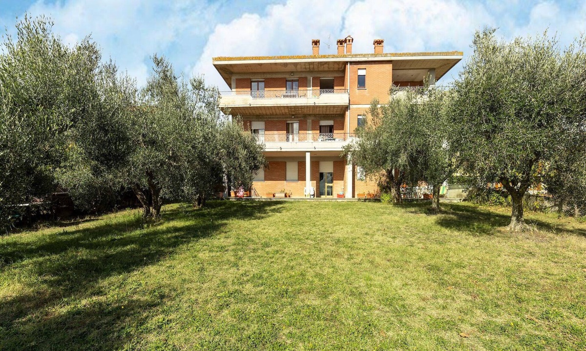 Tuoro sul Trasimeno Apartment | Home in Tuoro sul Trasimeno near Lago Trasimeno