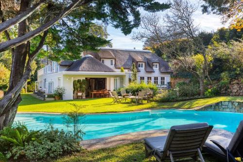 Constantia Villa | Idyllic Constantia Home