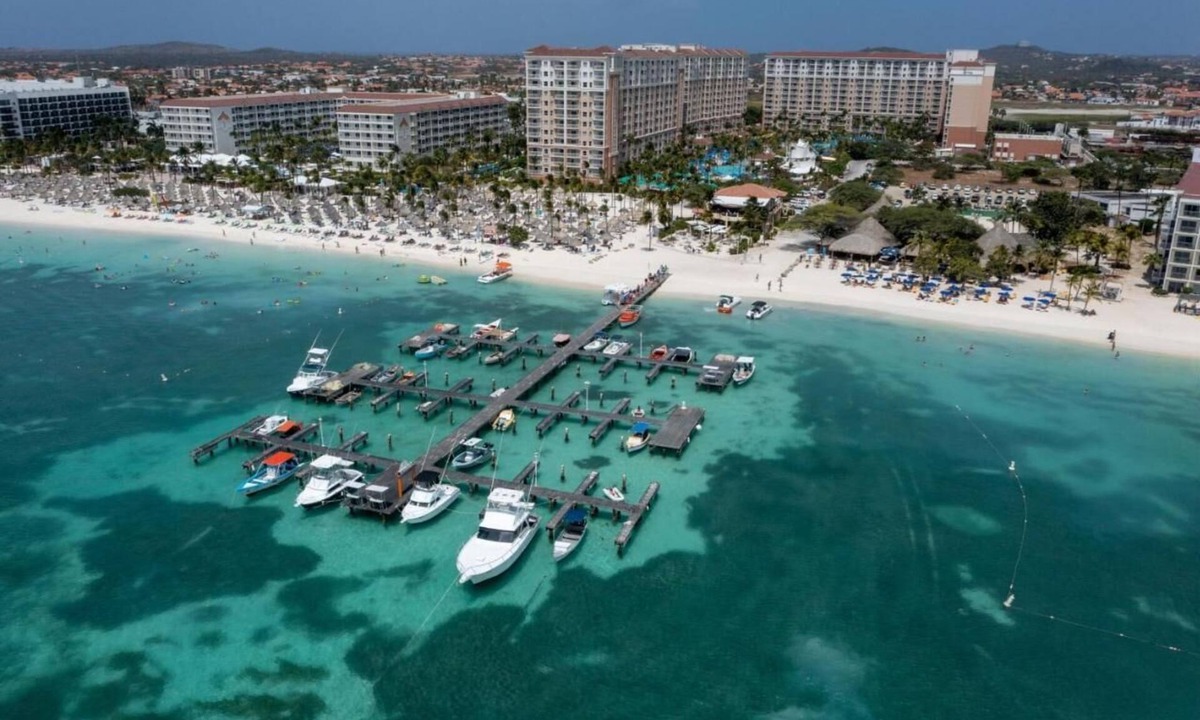 Palm Beach Resort | Marriott Aruba Surf Club 1 Bedroom