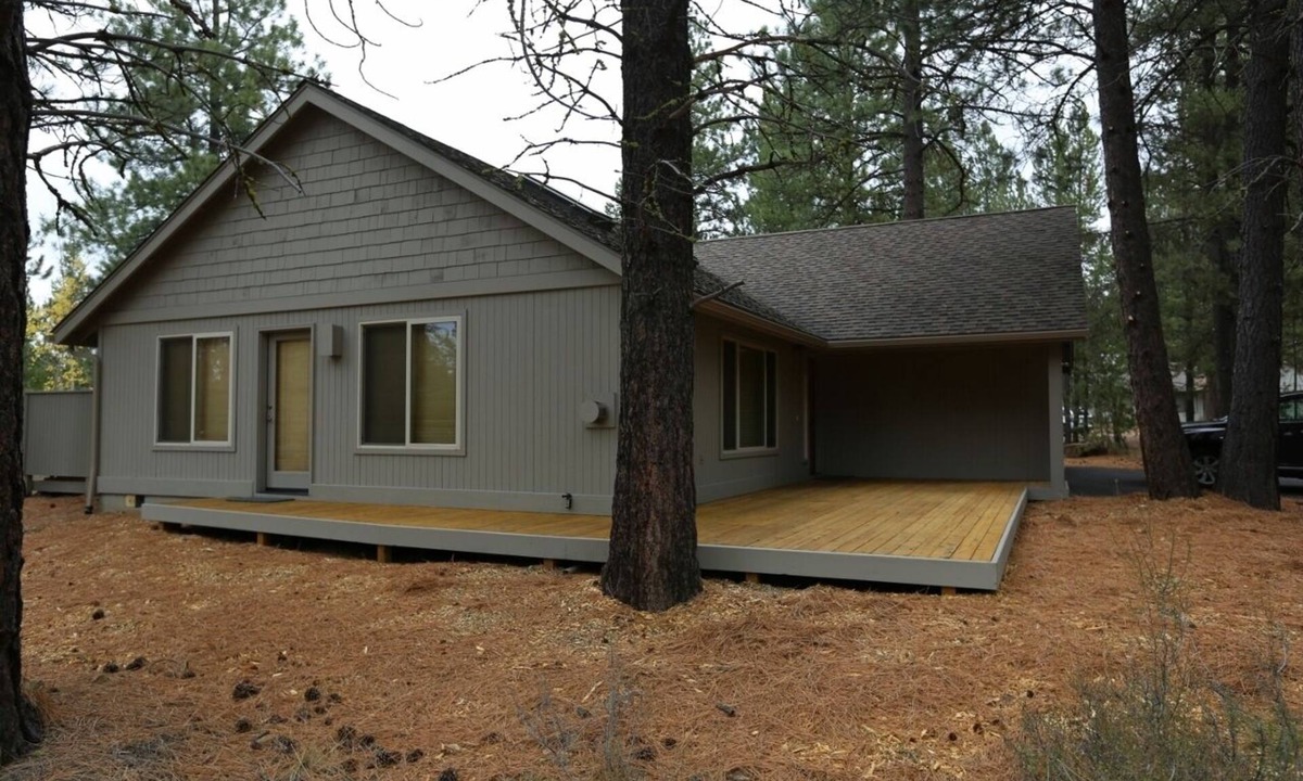 Sunriver House | Near Fort Rock Park, Fast Wifi, Bikes, Ping Pong, Hot Tub! 8 Sharc Passes