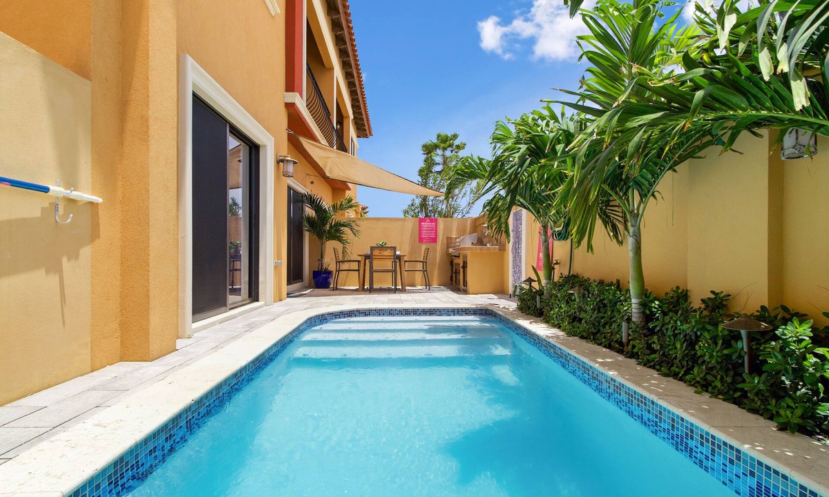 Gold Coast House | NEW, Cozy Townhome - walking distance to best Aruba beaches!