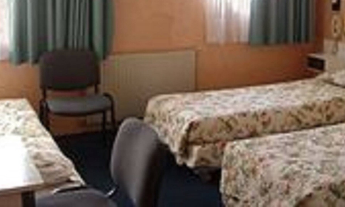 Combat Hotel | Nouveau Paris Park Hotel