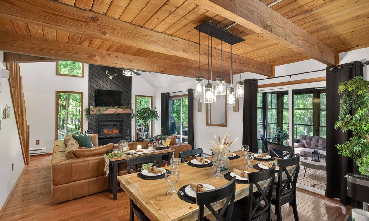 Bushkill House | Pocono cabin where the host thought of everything, so you don’t have to!