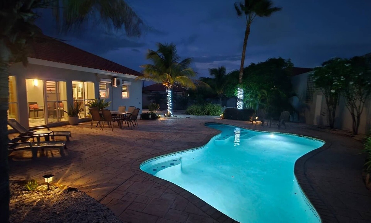 Noord House | Private Oasis 3BR Villa w/Private Pool Quiet Escape very close to beaches