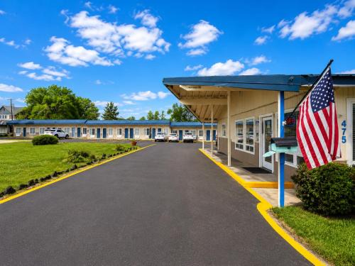 Larkspur Hotel | Royal Gateway Motel