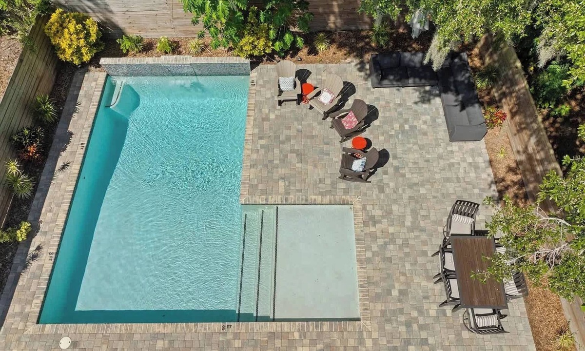 Lincolnville House | Sanford Splash l Pool l Dogs OK l Walk to DNTN