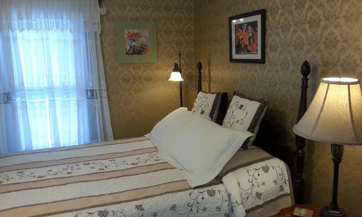 Saugatuck Bed & Breakfast | Serendipity Bed and Breakfast