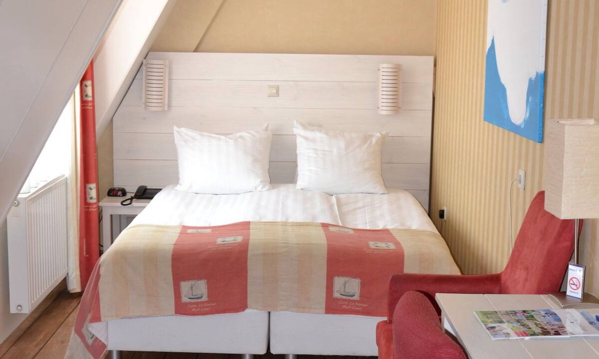 De Koog Hotel | Step Into Comfort and Wellness on Texel’s Scenic Shores! Free Breakfast!