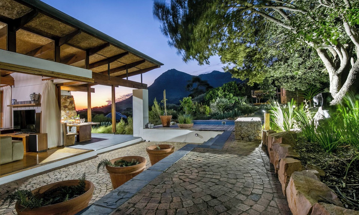 Noordhoek Cabin | Unique luxury 2 retreat set on 2 acres of botanical gardens.