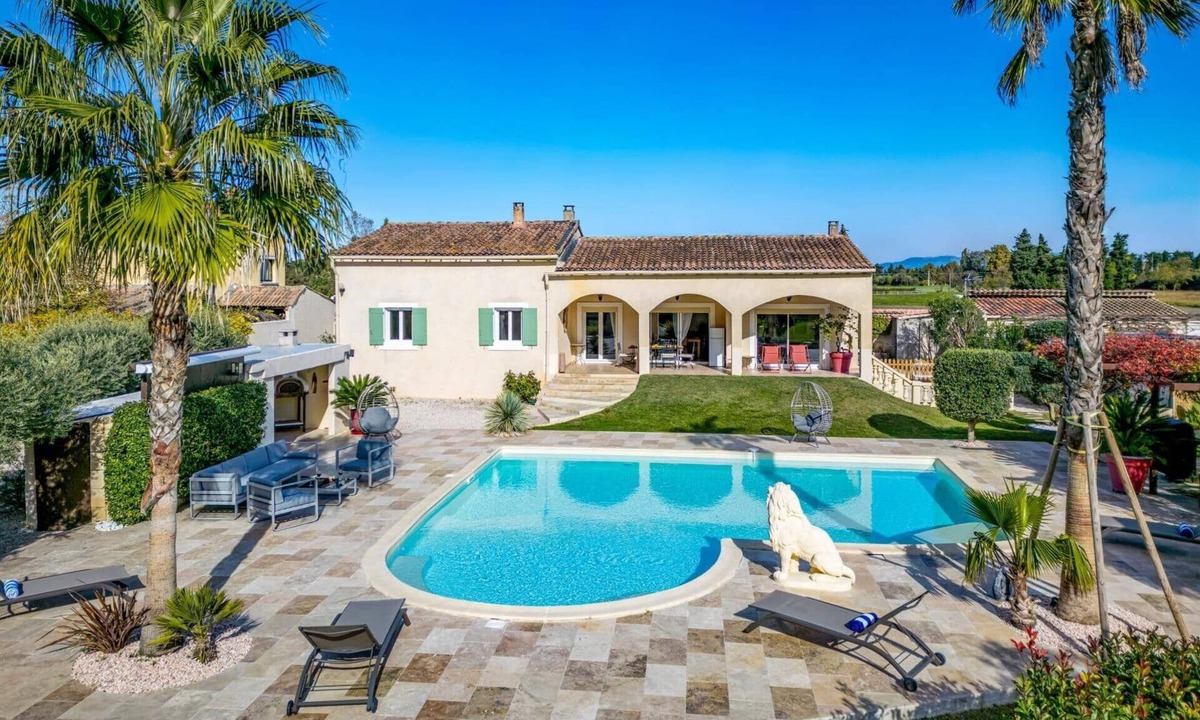 Velleron Villa | Villa Valleron by Villa Plus