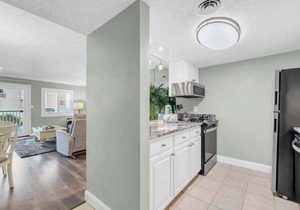 313- Coastal Cool Beachfront Condo with stunning ocean views! in Destin