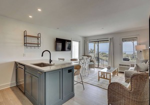 Oceanfront Villa, Heated Beachside Pool! in Hilton Head