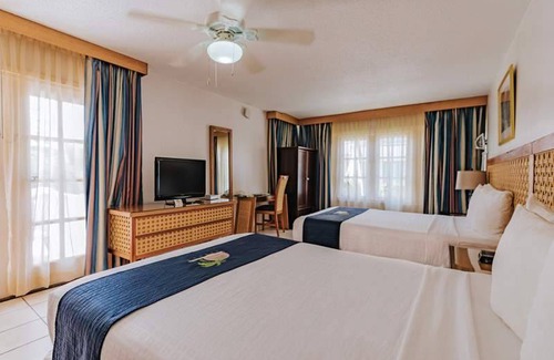 Palm Beach Hotel | 36 m² Hotel ∙ 2 guests