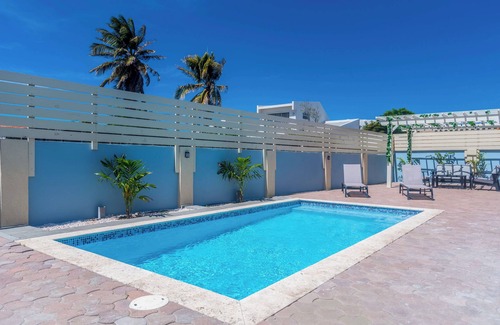 Opal House | Amazing Villa Near to the Beach