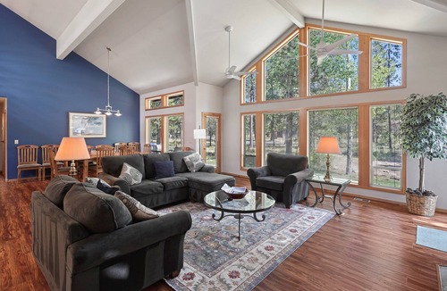 Sunriver House | 1 Colonial- Primary Suites, Hot Tub, SHARC, A/C, Steps to Village & SHARC!