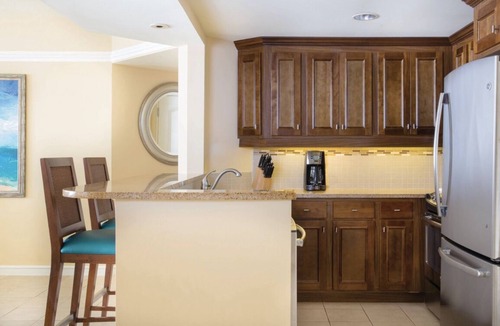Palm Beach Resort | 2 BR Villa @ Aruba Surf ~ 4 Star ~ Resort Access ~ Palm Beach ~ Pools ~ Kitchen