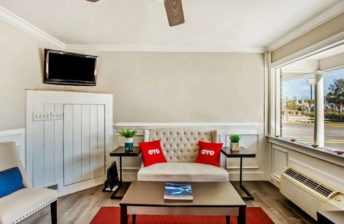 Ridgeland Hotel | 2 Spacious King Room Perfect for Budget-Friendly Getaways