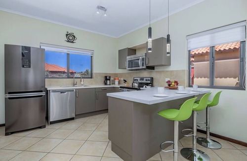 Gold Coast House | 2BR2BA Townhome with Pools & GYM @ Gold Coast