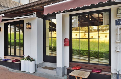Gwanghui-dong House | 3 minutes to subways and buses. Modern hanok for a family or friends!