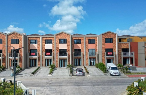 Tuscany Residence Aruba Villa | 3BR w/Pool Access Near Palm Beach & Ritz