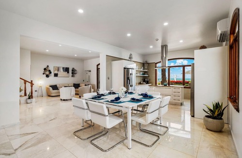 Malmok Villa | 5-Star Oceanfront Villa near The Ritz Pool & Stunning Views