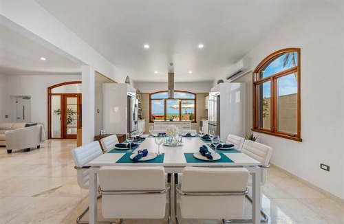 Malmok Villa | 5-Star Oceanfront Villa near The Ritz Pool & Stunning Views
