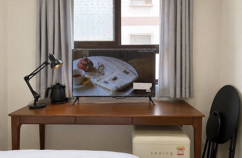 Yeongdeungpo-dong Hotel | 5F Stay | Cozy Sleep| 4Min Station| Hongdae 20m| Gyeongbokgung30m| Yeouido10m