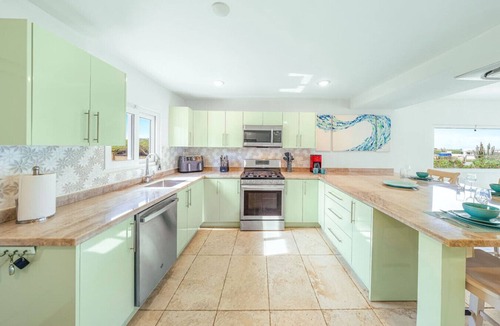 Arashi Villa | 6BR/6BA 4 Mins to Beach | Alegria Villa by Bocobay