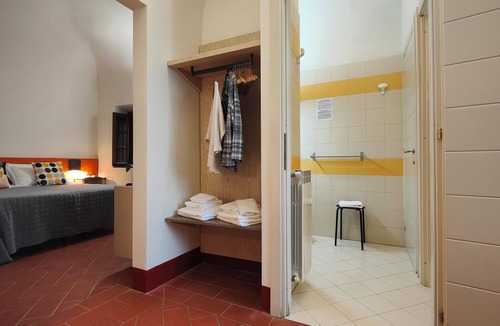 Volterra Hotel | A comfortable standard triple room just a stone's throw from the center of Volterra