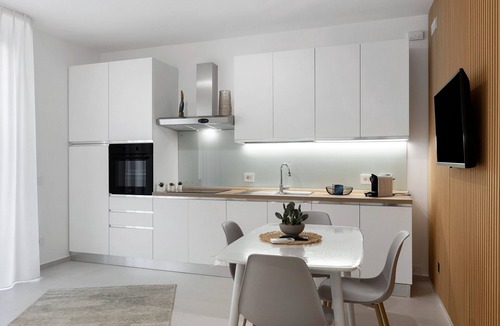Marsala Apartment | Apartment 'Palazzo Tilde - 1 B' with Sea View, Wi-Fi and Air Conditioning