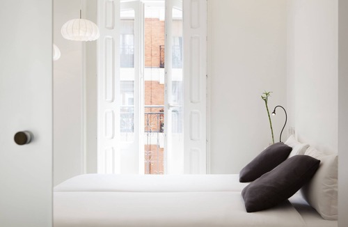 Embajadores Hotel | Artrip Hotel