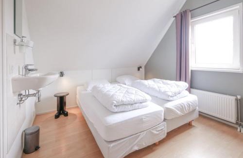 Sint Maartensvlotbrug House | Attractive villa close to forest, beach, sea