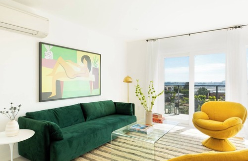 Middletown Cottage | Avalon II by Avantstay Chic & Stylish San Diego Condo w/Vibrant Interiors