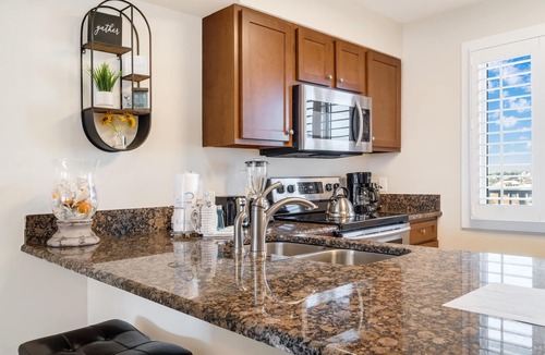 Holiday Isle Condo | Beachfront Views & Endless Fun – Islander 610