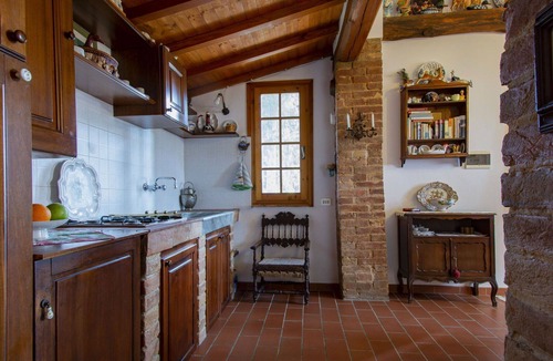 Palaia House | Beautiful private villa for 2 guests with TV and terrace
