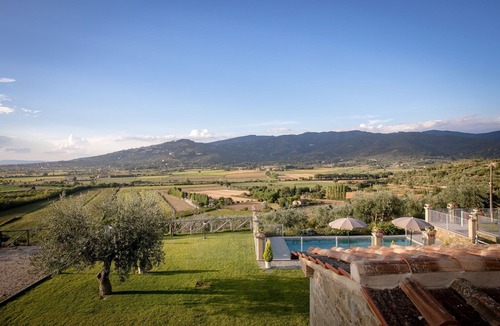 Cortona Villa | Beautiful private villa with A/C, private pool, WIFI, TV, terrace, panoramic view, close to Cortona