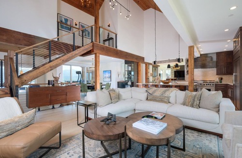 Big Sky House | Blue Moon Chalet - Best Family Ski in/Ski out! Luxurious House- Epic Location!