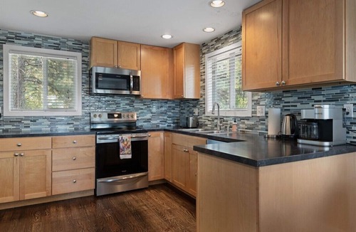 Southwest Bend House | Bluebird Day - Brooks House, Experience comfort in the spacious 3200 sqft, Hot tub, Pet friendly!