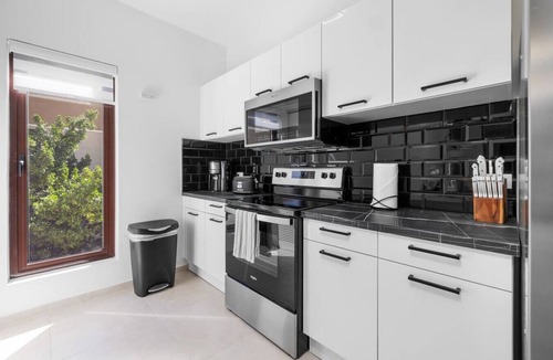 Gold Coast Apartment | Breathtaking 4BR Luxury Condo Calypso by Bocobay