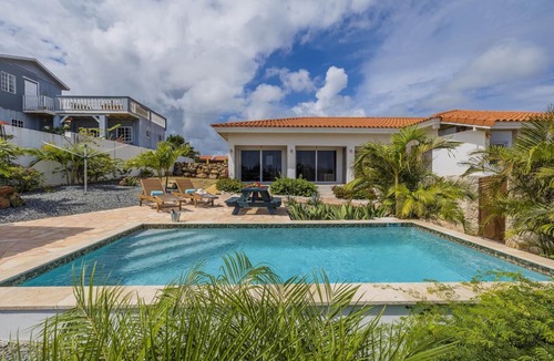 Santa Cruz Apartment | Breezy & Cozy Retreat ~ Arikok National Park ~Pool
