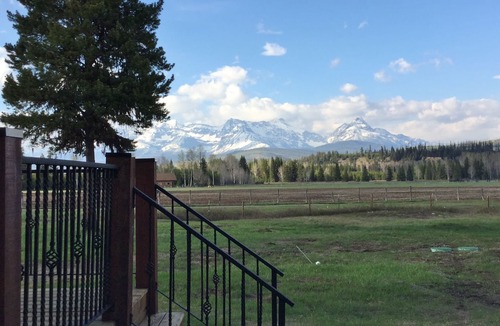 Polebridge Cabin | Cabins At Hay Creek Beautiful Log Cabin Stunning Views Glacier National Park